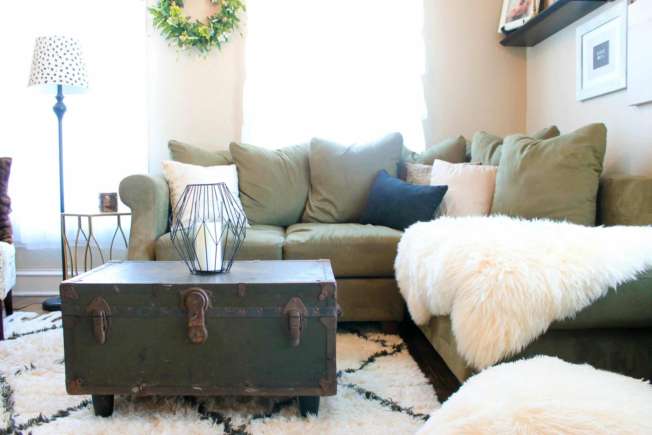 antiquetrunkcoffeetablediy10 Kristyn Cole